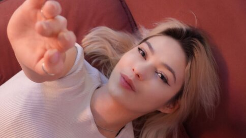 Discover AlysiaBennet VIP show