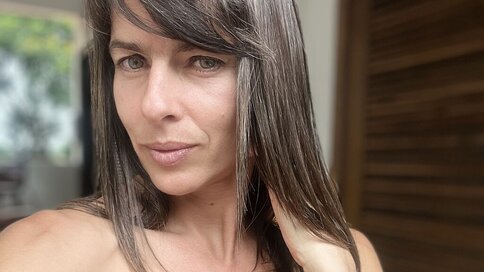 Discover AmazingNicole VIP show