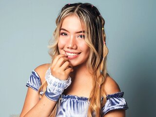 Discover AvyVermont VIP show