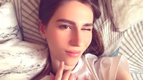 Discover DorlaPlamer VIP show