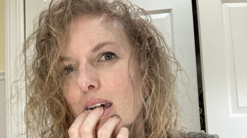 Discover FaeMelody VIP show