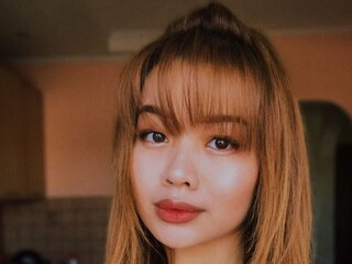 Discover JinnaHills VIP show