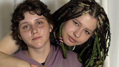 Discover KasiAndLatarsha VIP show