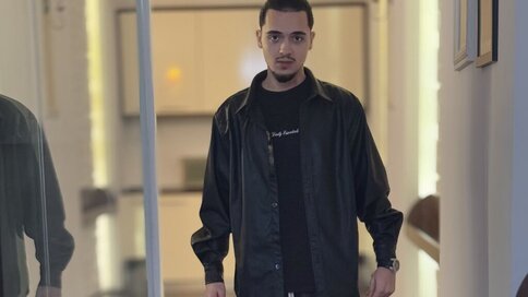Discover LeonardoMicah VIP show