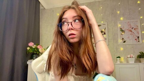 Discover LolaTry VIP show