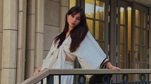 Discover MadgeColee VIP show