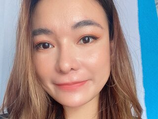 Discover MiaLetina VIP show