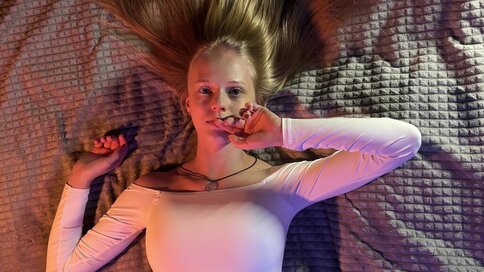 Discover MimiLewis VIP show