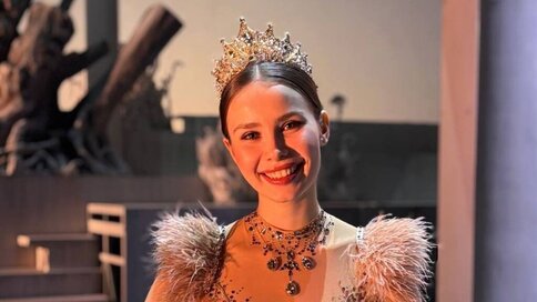 Discover NylaPitarresi VIP show