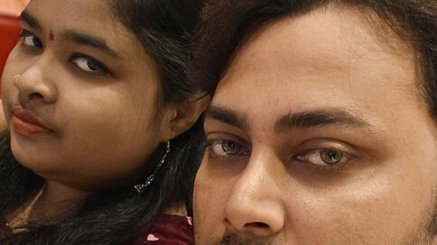 Discover SarmilaAndRahulj VIP show