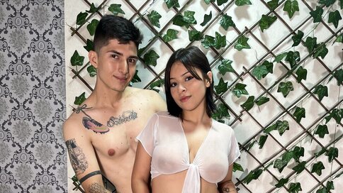 Discover TifanyandfFyn VIP show