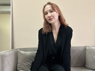Discover YolandaLarson VIP show